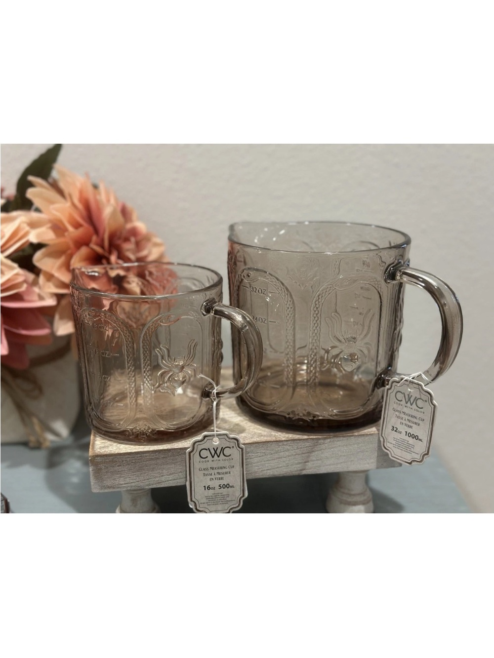 CWC Cook With Color Taupe Halloween Glass Measuring Cups16oz & 32oz Cups
Spiders
